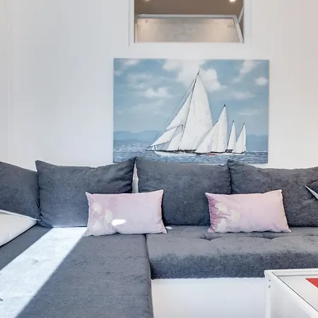 Coli App Ema & Antigona Apartament