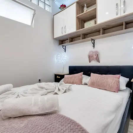 Coli App Ema & Antigona Apartament Bakar
